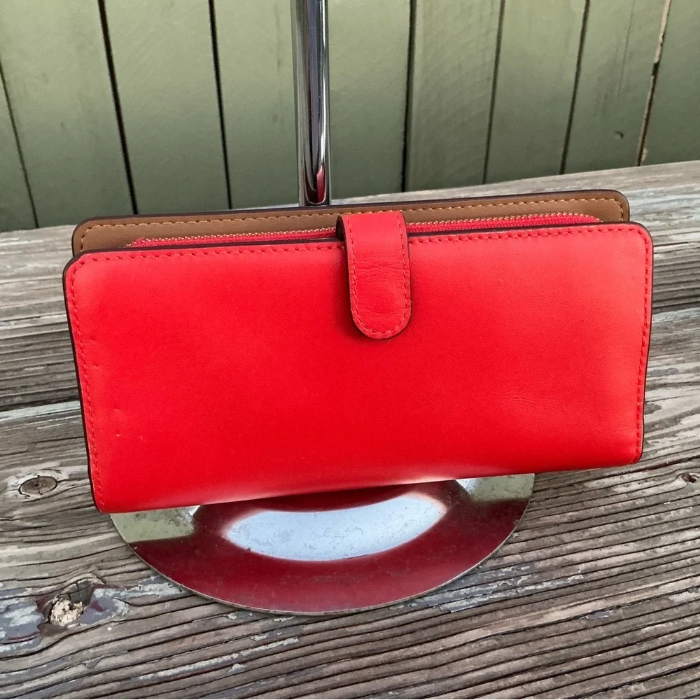 Coach Scarlet LeatherWomen Red Clutch Wallet
